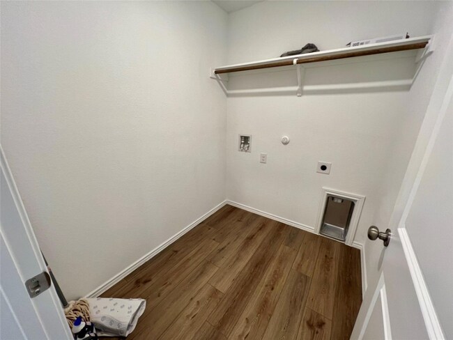 Foto del edificio - 420 Halfmoon Dr