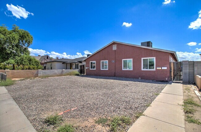 Foto del edificio - 1501 E Roosevelt St