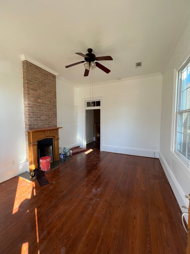 Building Photo - 428 Belleville St