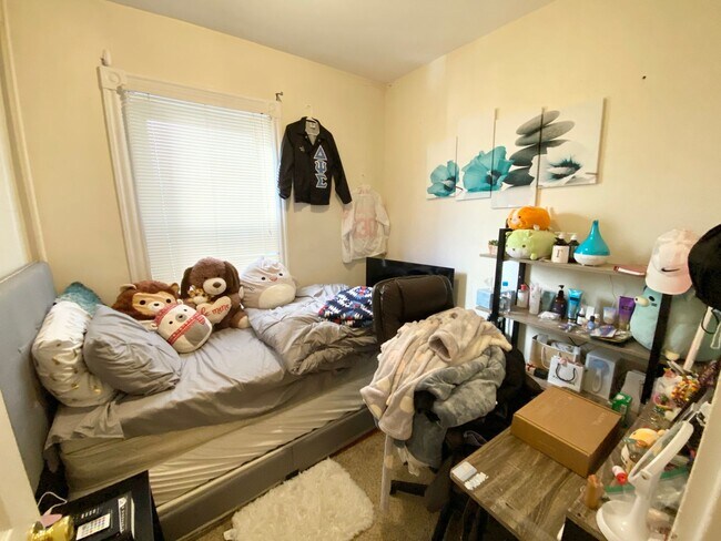 Foto del edificio - Calumet Street in Mission Hill - 4Bed Modern $5600