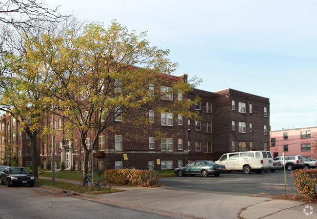 Building Photo - Ellis and Louise Apartments