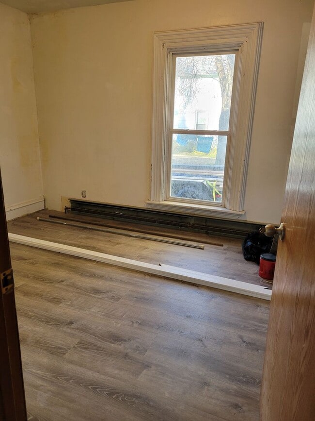 Foto del edificio - Single Family - 5 Bedroom