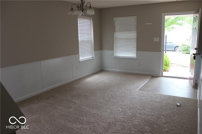 Foto del edificio - 15402 Dry Creek Rd