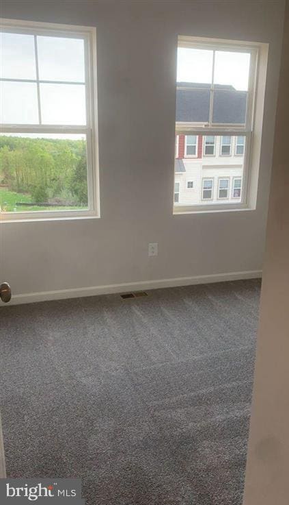 Foto del edificio - 235 Crofton Ct