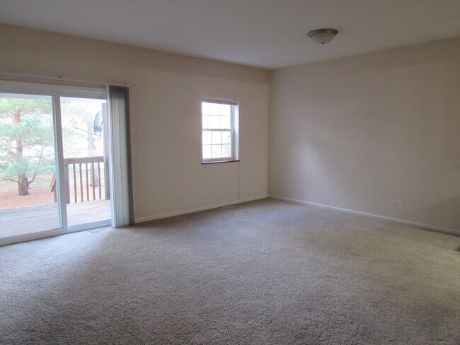 Building Photo - 876 W Trailcreek Dr