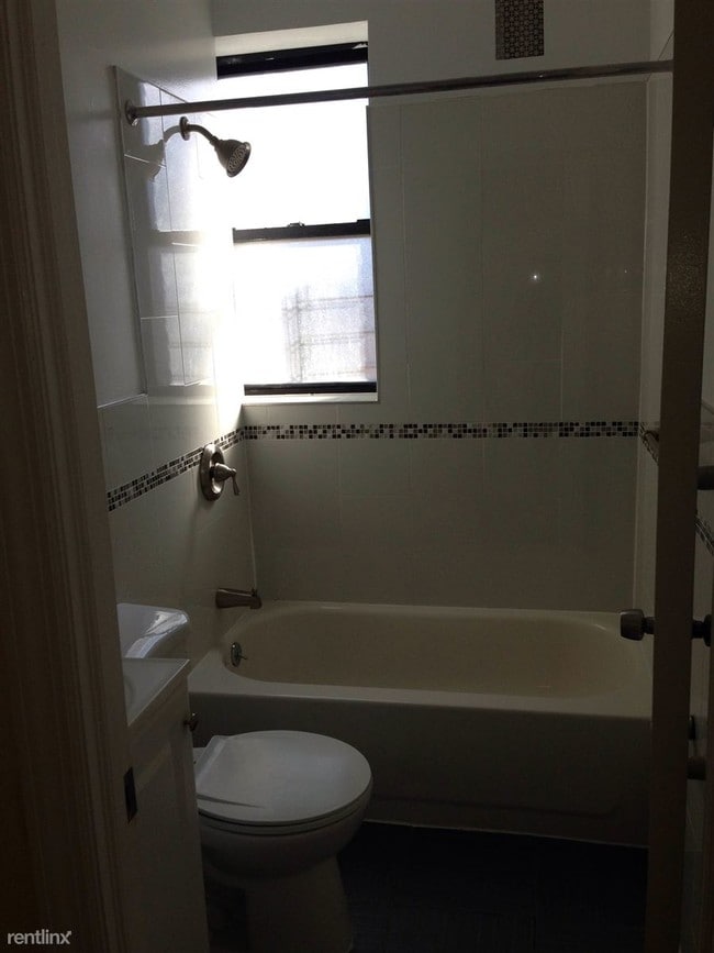 Building Photo - 2 br, 1 bath  - 94 E 111th St