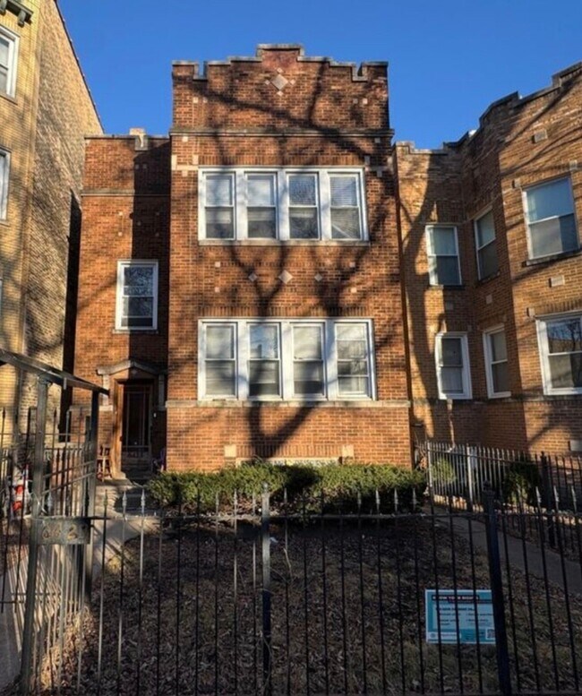 Foto del edificio - 6423 N Leavitt St