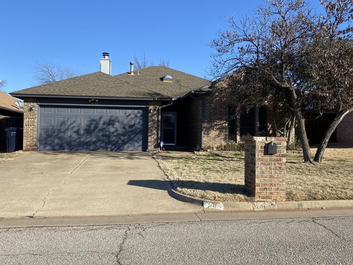 Photo - 541 NW 170th St (Edmond, OK)