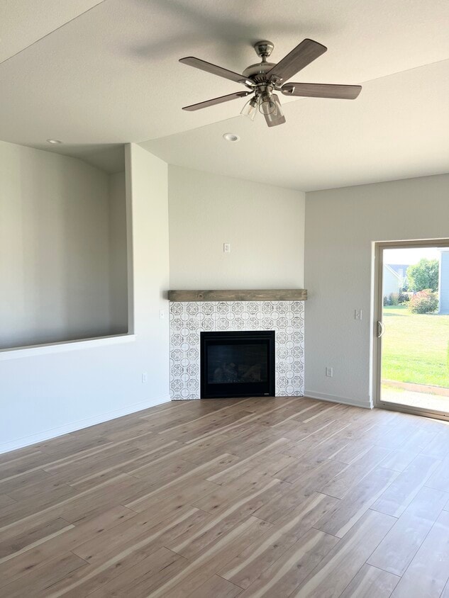 636 Lambert Ct Unit 636 Lambert Court, Slinger, WI 53086 Condo for