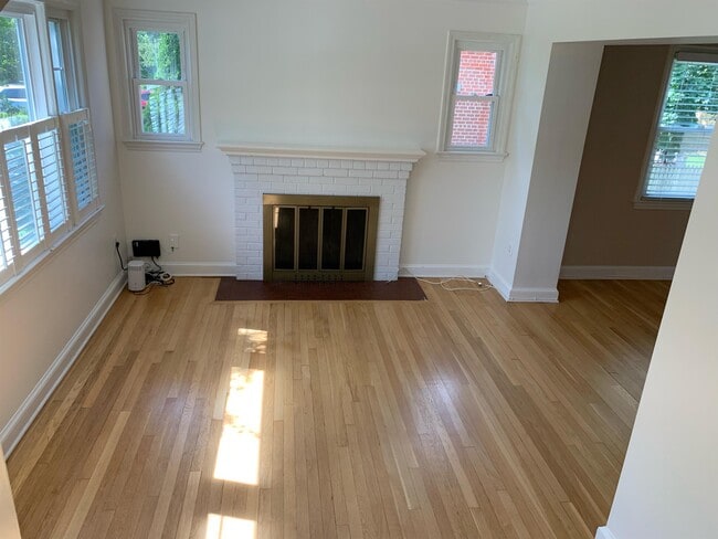 Photo - 9511 Singleton Dr House