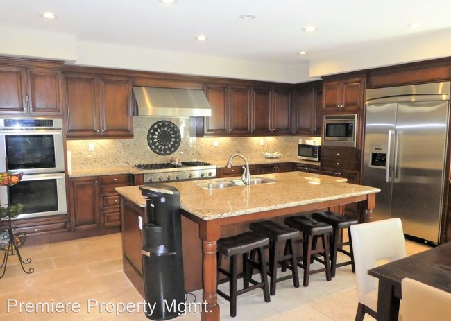 Building Photo - 5 br, 6 bath House - 3234 Corte Paloma