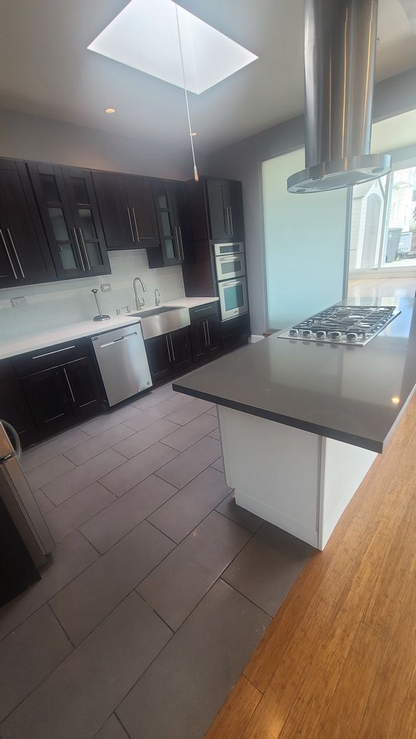 Foto del edificio - Updated super nice apt with amazing locati...