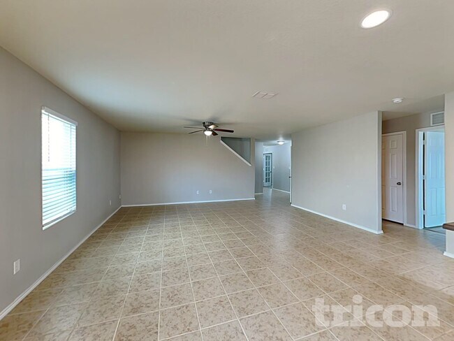 Foto del edificio - 10607 Noble Canyon