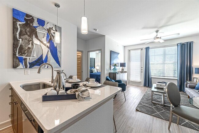 Foto del edificio - 17401 W Lake Houston Pkwy