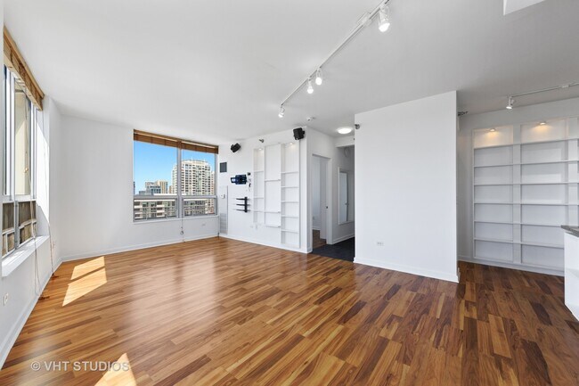Building Photo - 330 W Grand Ave