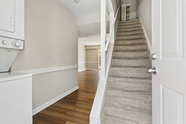 Building Photo - 506 Genneys Way