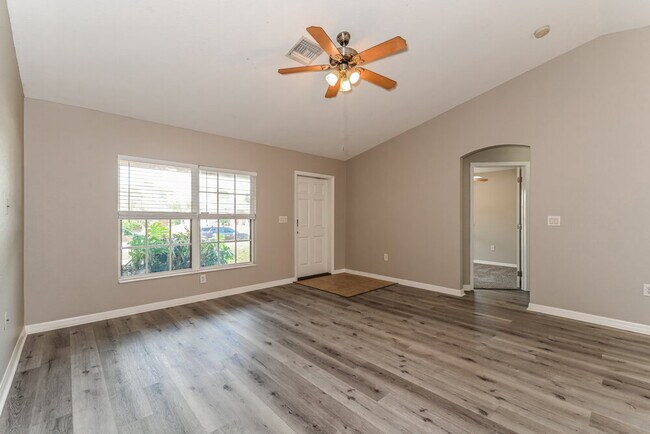 Foto del edificio - 917 Hillcrest Ave