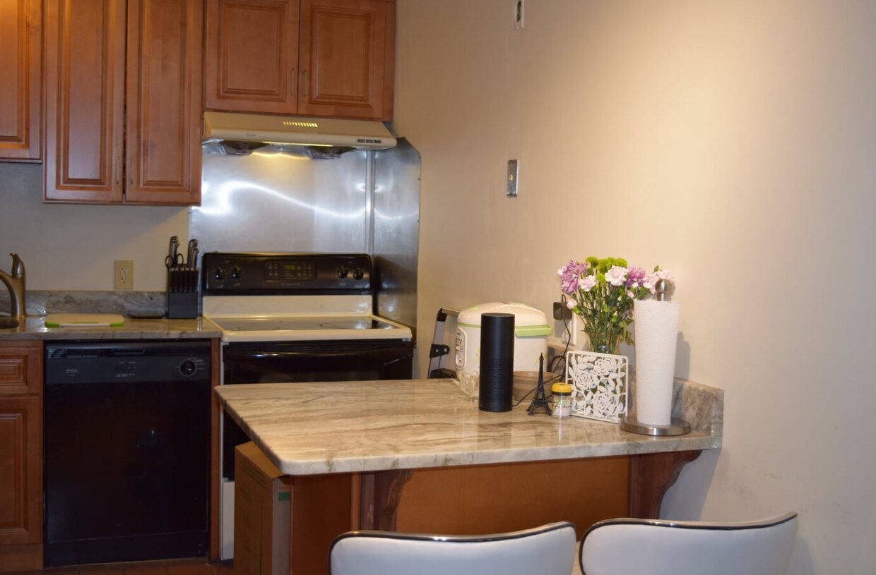 Foto principal - 280 Corey Rd