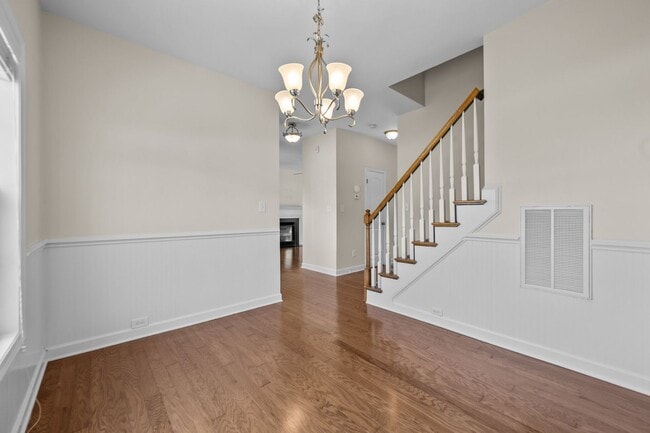 Building Photo - Welcome to Savannah Drive!