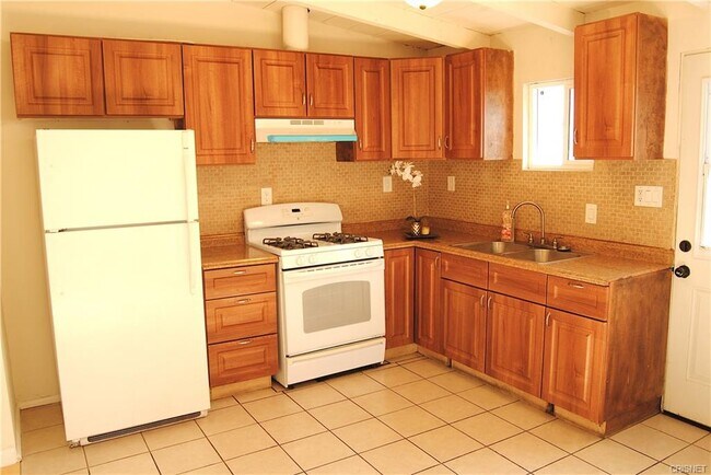 Kitchen - 6818 Rhea Ave