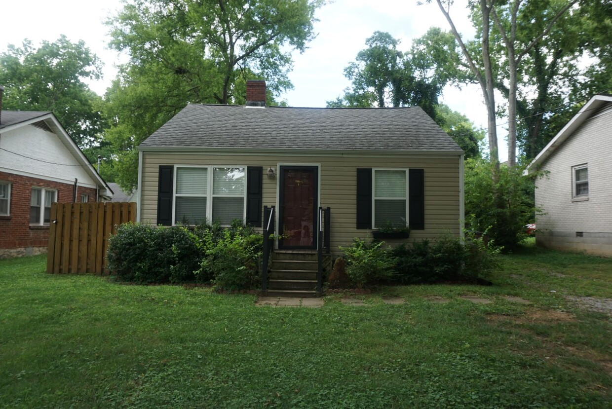 Foto principal - Cozy 2 Bed/1 Bath Single Family Home in Ea...