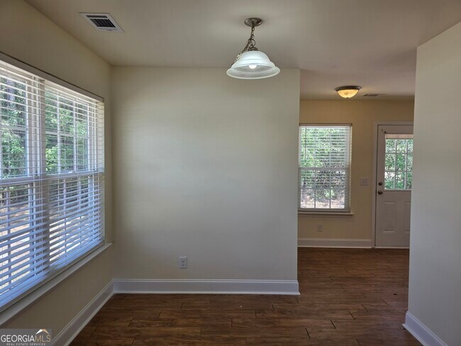 Foto del edificio - 129 Smithfield Dr
