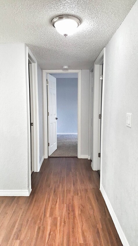 Foto principal - 9847 Seminole Blvd