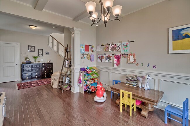 Building Photo - 440 Edenhall Dr