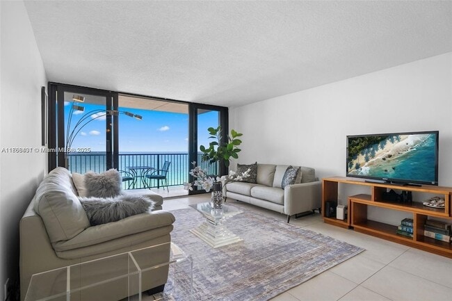 Building Photo - 2201 S Ocean Dr