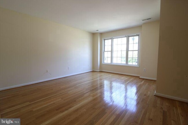Building Photo - 1626 S Taylor St