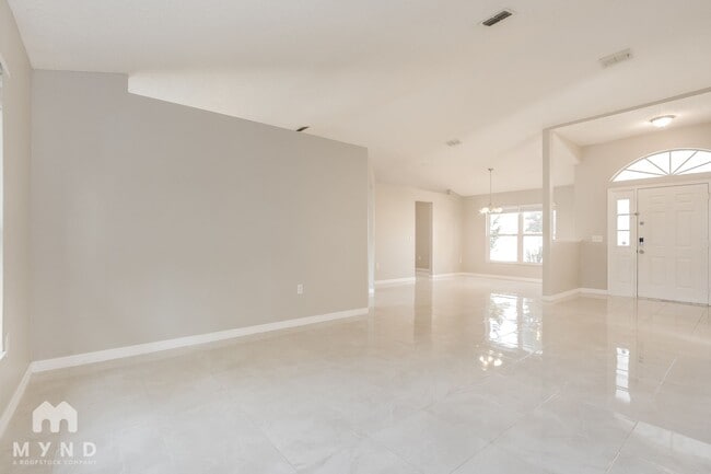 Building Photo - 1523 Golden Poppy Ct