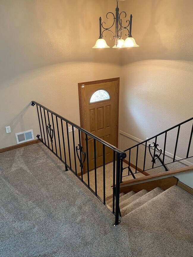 Entry - 1809 SW Sunset St