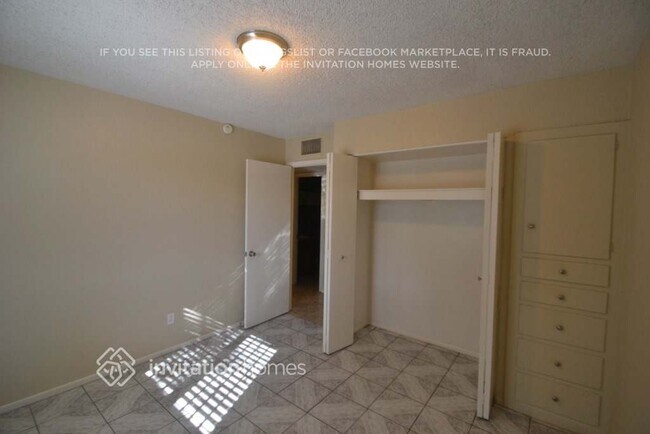 Foto del edificio - 6116 W Claremont St