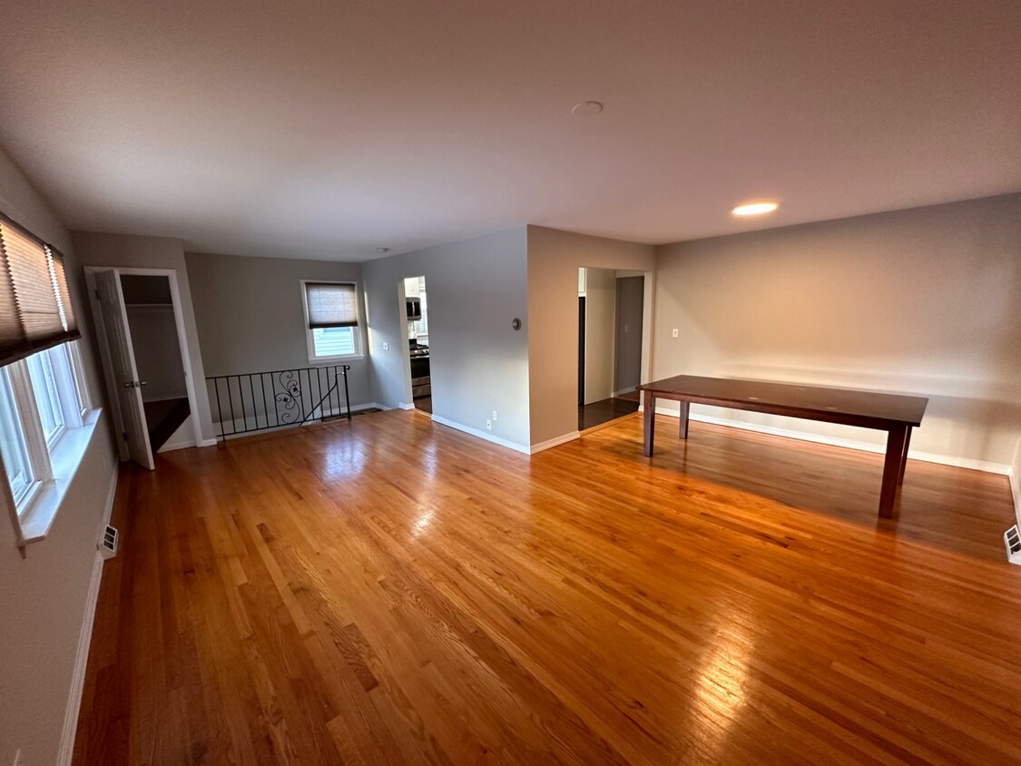 61 Kelvin Ave, Staten Island, NY 10306 Townhome Rentals in Staten