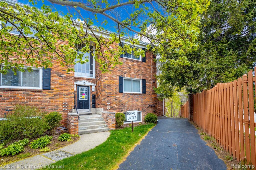 Foto principal - 31831 Grand River Ave