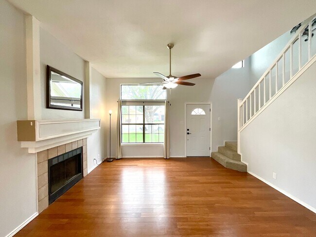 Foto del edificio - *MOVE IN SPECIAL* 2-Story 3 Bedroom / 2.5 Bath Home Near Lackland AFB!