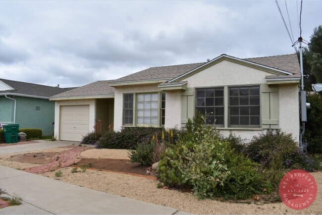 Building Photo - Grantville, Charming 4-Bedroom Home with S...