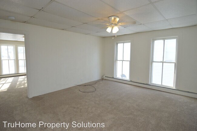 Building Photo - 405 S 4th St