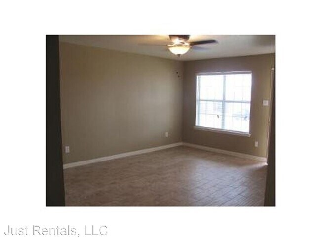 Building Photo - 314 Cedar Ridge Dr