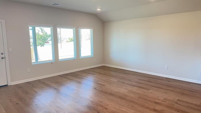 Building Photo - 6101 Green Meadow Ln