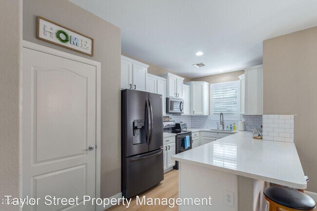 Building Photo - 3 br, 2.5 bath House - 4362 E Renee Dr