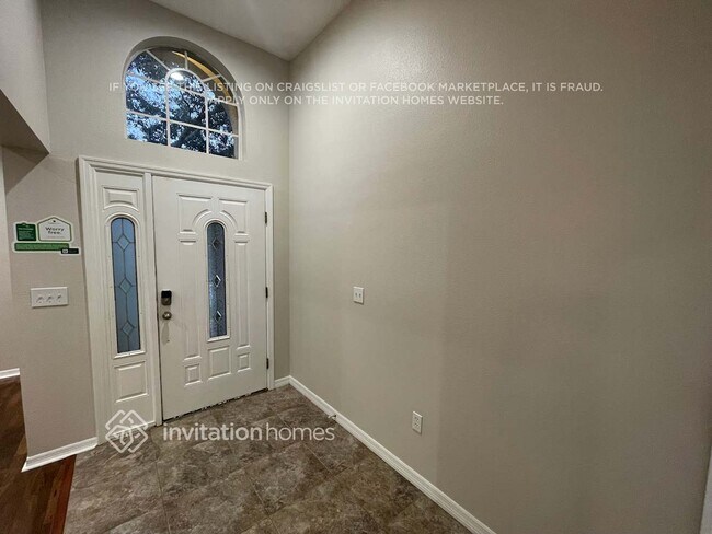 Foto del edificio - 1825 Leybourne Loop