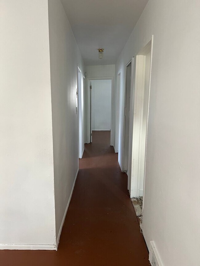 Foto del edificio - 3 Bedroom 1.5 Bath - $1200