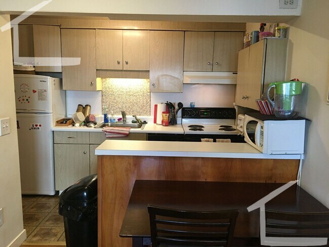 Foto del edificio - 6/1 Modern 2BR apartment near B/C trains, ...