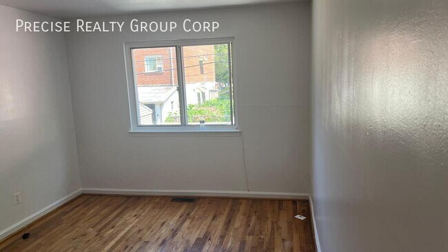 Building Photo - 442 Olmstead Ave