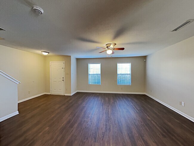 Building Photo - 822 Sinclair Drive