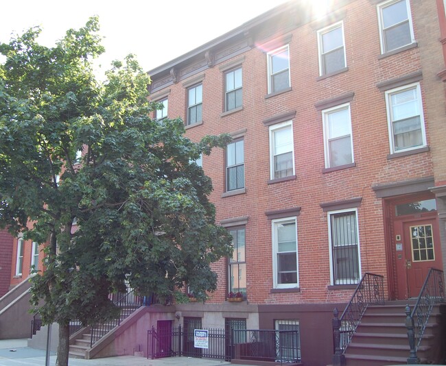 Building Photo - 263 Grove St