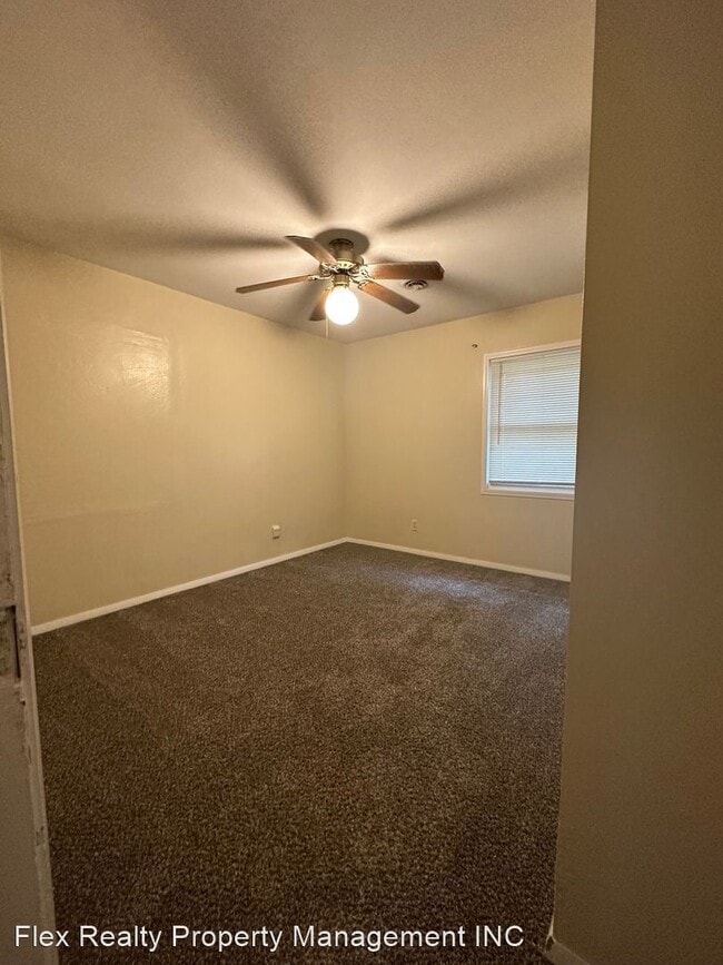 Building Photo - 3 br, 1 bath House - 5752 HOLLYBROOK LANE ...