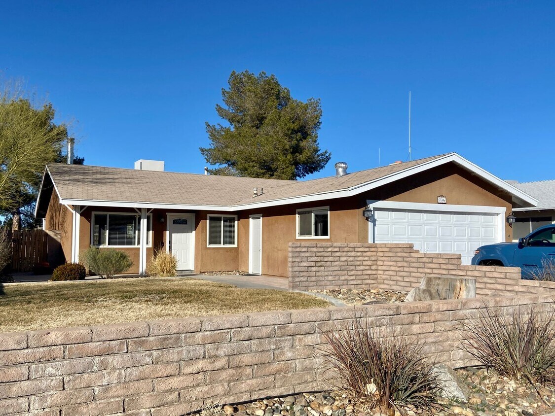 NORTHWEST HOME AVAILABLE NOW! House Rental in Ridgecrest, CA