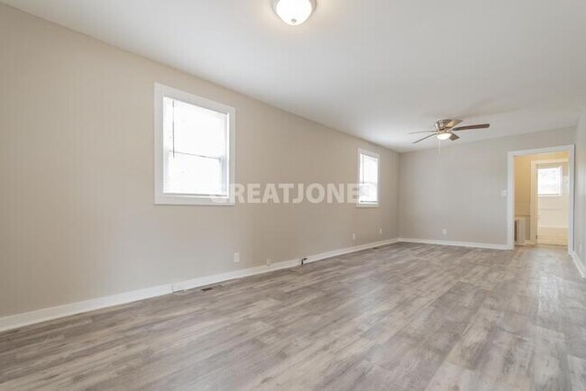 Foto del edificio - 2430 Stark St